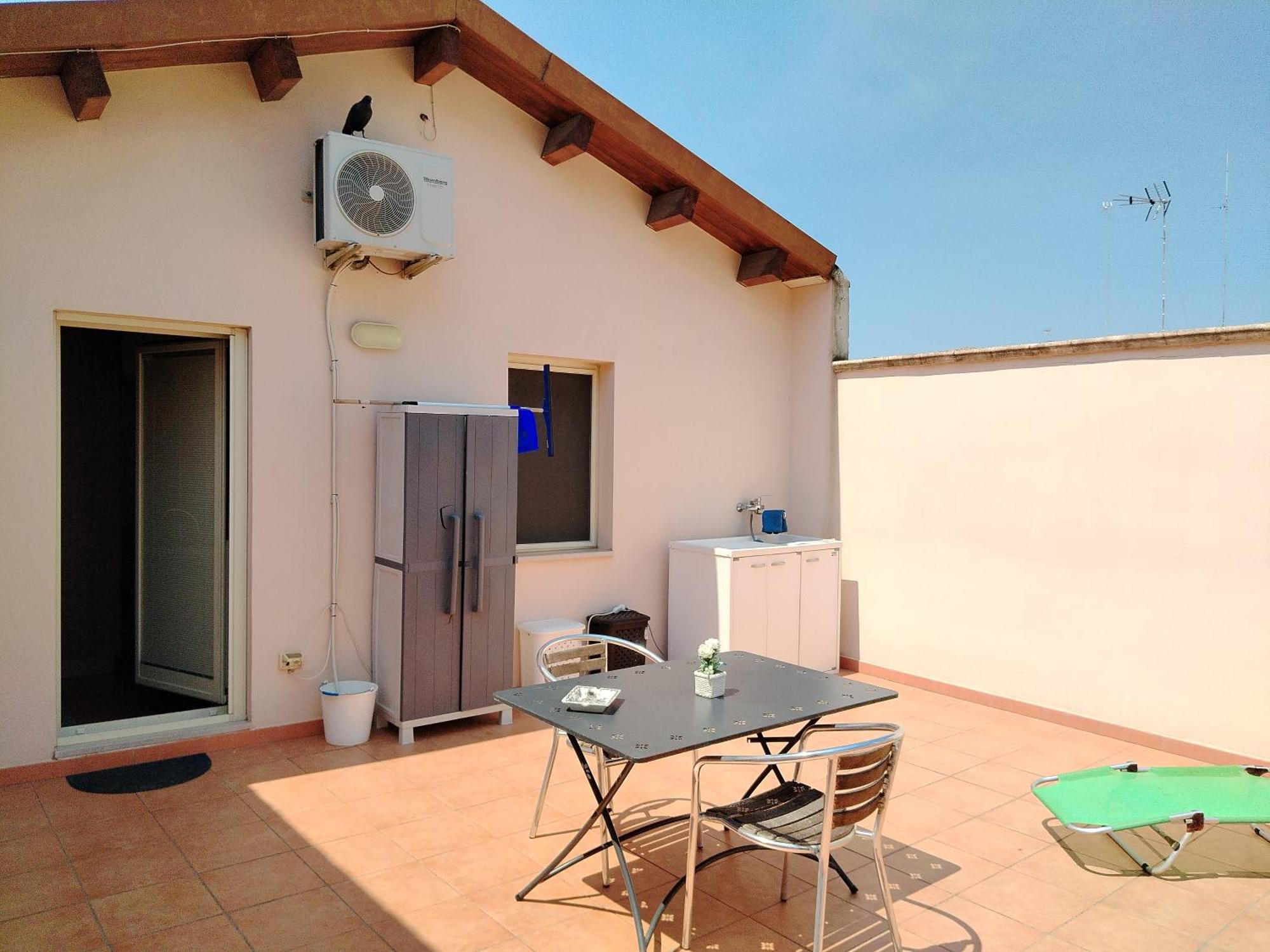 Mansarda Con Terrazzo Privato Apartment Barletta Exterior photo